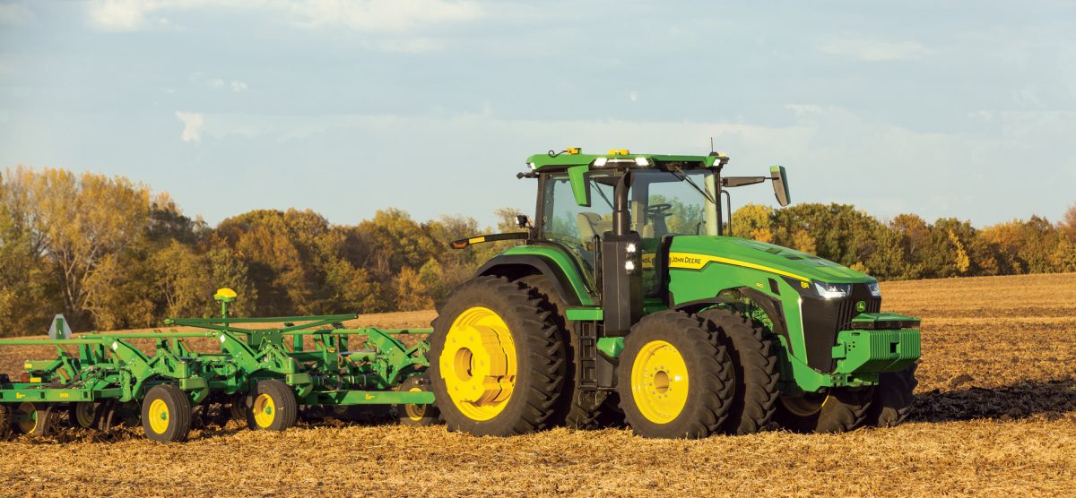 John Deere a prezentat un tractor complet autonom la CES 2022